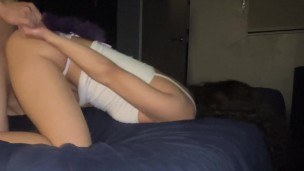 Mi flaca empinada recibiendo verga con cola de zorro en el culo.